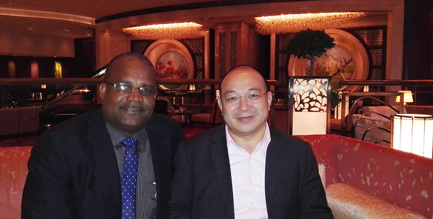 連振文先生與多米尼克移民部長合影.jpg 連振文先生與多米尼克移民部長合影.jpg