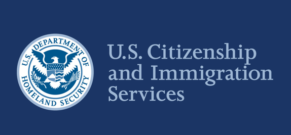 好消息！美国移民局新规：这类人绿卡自动延期，最多2年！